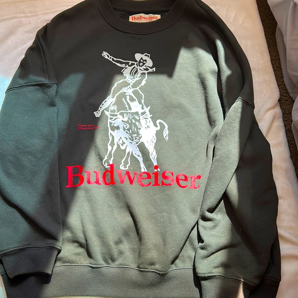 “budweiser” charcoal crewneck, size XS